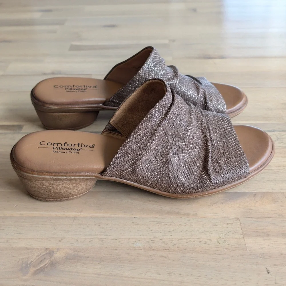 Comfortiva Pillowtop‎ Bronze Snakeskin Ruched Slide Sandals Low Block Heel Sz10